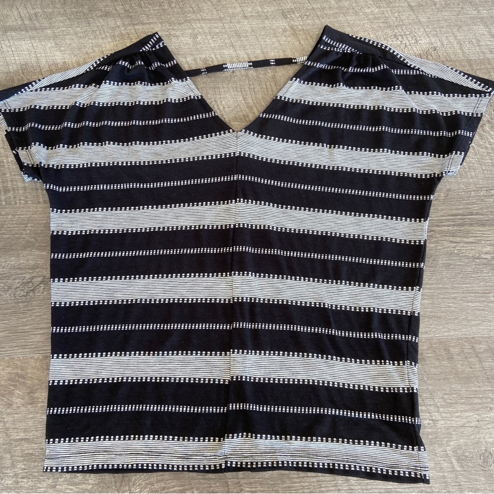 4/$16 Old Navy Black & White Top -Size XS